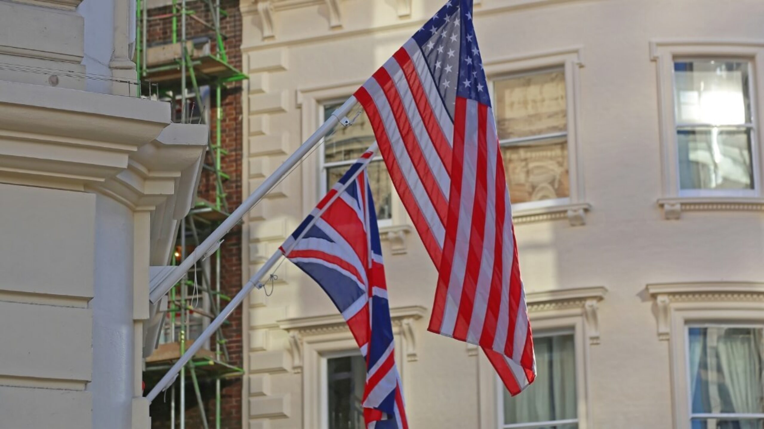 Cheapest shipping from USA to UK - Sherpr