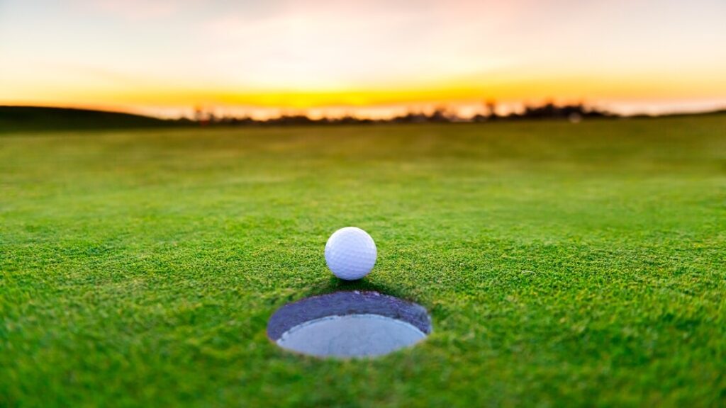 Ship golf clubs to resorts | Sherpr