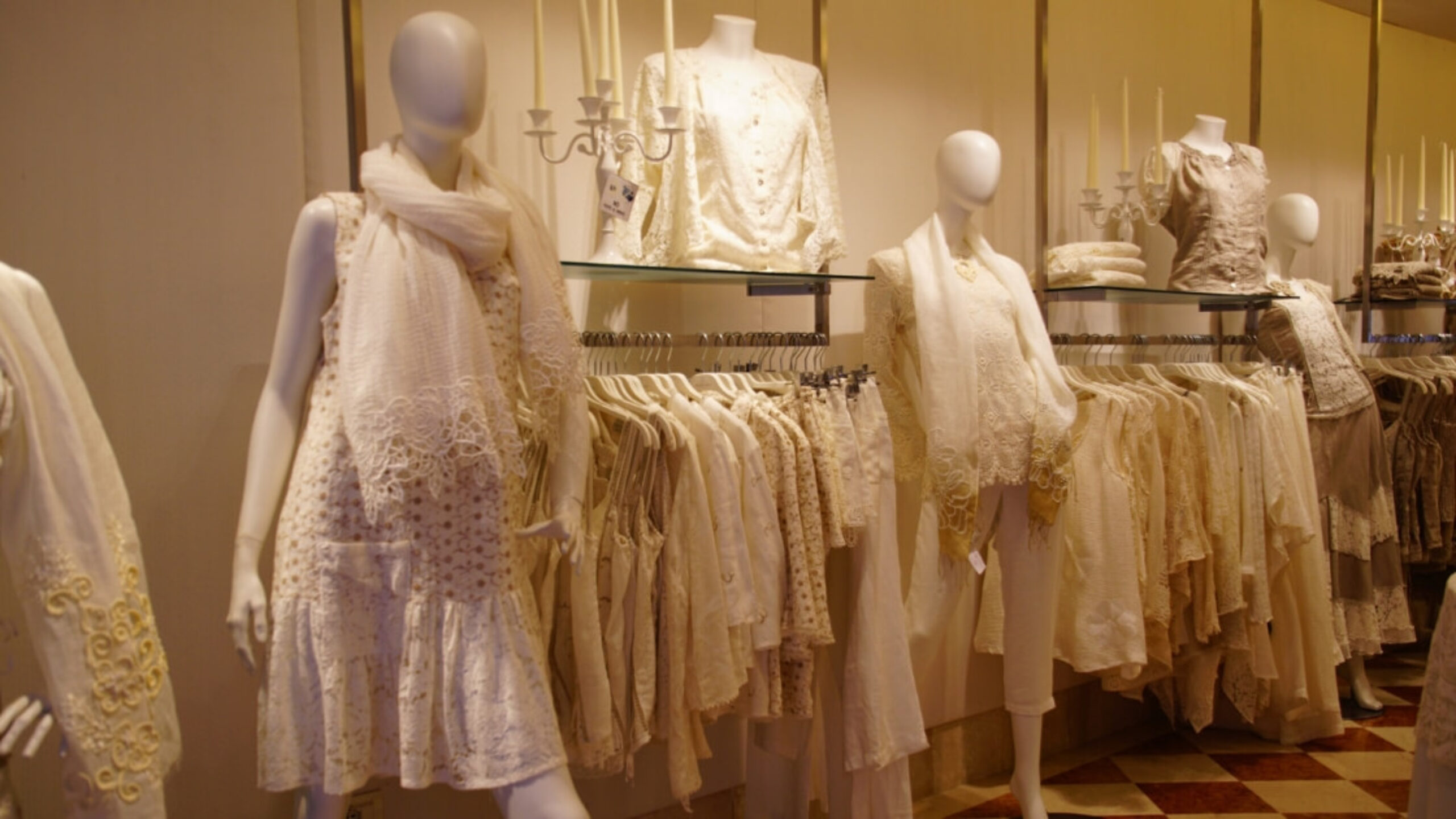 Shipping your clothes to the USA - Sherpr